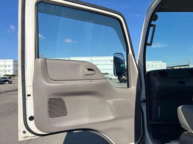 タイタンダッシュ 　ユーザー様買取車　ＥＴＣ　エアコン　パワーウインドウ　パワーステアリング　ドアバイザー　最大積載量１５００ｋｇ　走行距離９６１００キロ　車検令和８年２月　５ＭＴ　ＡＭ　ＦＭ　２０００ＣＣ　エアバック（37枚目）