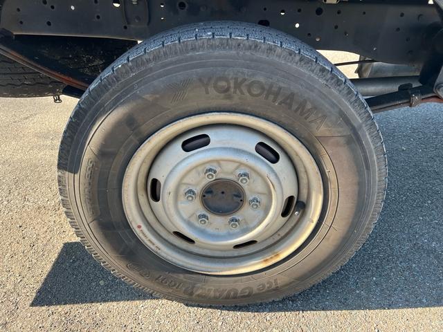 タイタンダッシュ 　ユーザー様買取車　ＥＴＣ　エアコン　パワーウインドウ　パワーステアリング　ドアバイザー　最大積載量１５００ｋｇ　走行距離９６１００キロ　車検令和８年２月　５ＭＴ　ＡＭ　ＦＭ　２０００ＣＣ　エアバック（48枚目）