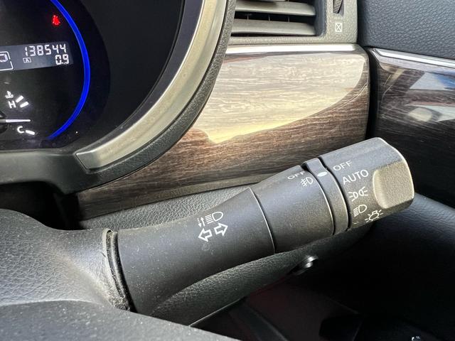 ���I�[�g���C�g�t��������̖��邳�ɉ����Ď����Ńw�b�h���C�g�̓_���E�������ł���@�\�ł��I���C�g�̕t���Y��E�����Y��Ȃǂ������Ȃ�A�J�̓���[���̑��s�����S�I�g���l���ʉߎ����֗��ł��ˁ�