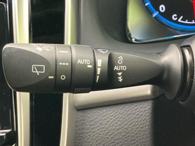 ハリアー ４ＷＤプレミアム　新品タイヤ／モデリスタエアロ／保証書／純正　９インチ　ＳＤナビ／車線逸脱防止支援システム／電動バックドア／ヘッドランプ　ＬＥＤ／ＵＳＢジャック／Ｂｌｕｅｔｏｏｔｈ接続／ＨＤＭＩ接続／ＥＴＣ　フルエアロ（17枚目）