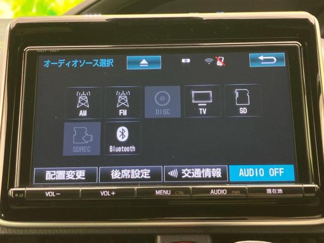 ヴォクシー Ｖ　新品タイヤ／保証書／純正　９インチ　ＳＤナビ／フリップダウンモニター　純正　１２．１インチ／衝突安全装置／電動スライドドア／シートヒーター　前席／ヘッドランプ　ＬＥＤ／Ｂｌｕｅｔｏｏｔｈ接続　ＥＴＣ（12枚目）