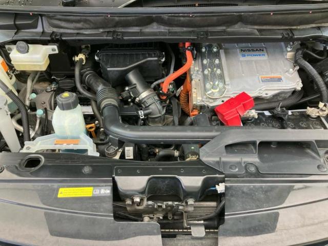 セレナ ｅパワーハイウェイスターＶ　保証書／純正　９インチ　メモリーナビ／フリップダウンモニター　純正　１１インチ／インテリジェントルームミラー／エマージェンシーブレーキ／両側電動スライドドア／アラウンドビューモニター　全周囲カメラ（61枚目）