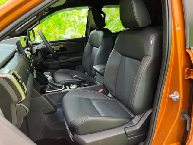トライトン ４ＷＤ　ＧＳＲ　保証書／純正　９インチ　ナビ／イーアシスト（ミツビシ）／シートヒーター　前席／マルチアラウンドモニター／車線逸脱防止支援システム／シート　合皮／ヘッドランプ　ＬＥＤ／ＵＳＢジャック　バックカメラ（7枚目）