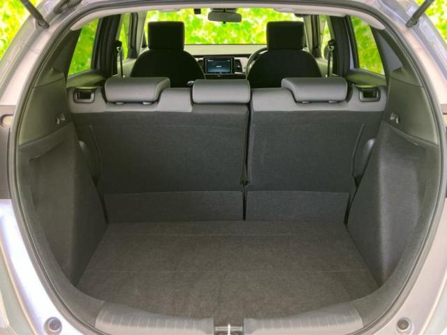 フィット ベーシック　ディスプレイオーディオ８インチ／ホンダセンシング／車線逸脱防止支援システム／ドライブレコーダー　純正／ＵＳＢジャック／Ｂｌｕｅｔｏｏｔｈ接続／ＥＴＣ／ＥＢＤ付ＡＢＳ／横滑り防止装置　バックカメラ（19枚目）