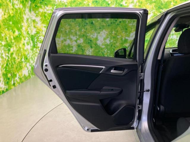 フィット 13G・Fパッケージ 保証書/社外 SDナビ/シティーブレーキアクティブシステム(ホンダ)/Bluetooth接続/ETC/EBD付ABS/横滑り防止装置/アイドリングストップ/フルセグTV/DVD/禁煙車 ワンオーナー(25枚目)