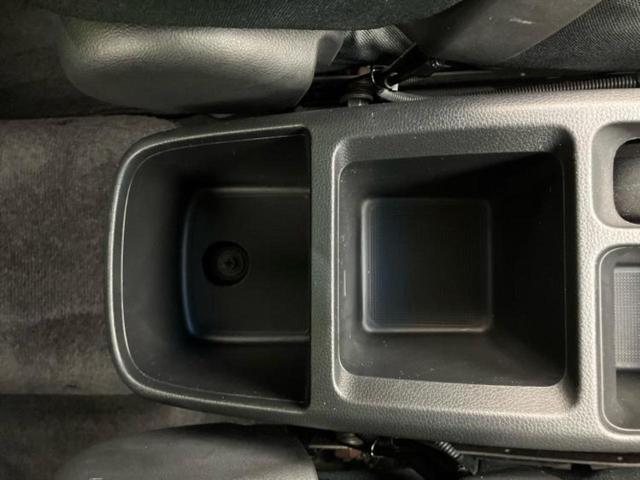 フィット 13G・Fパッケージ 保証書/社外 SDナビ/シティーブレーキアクティブシステム(ホンダ)/Bluetooth接続/ETC/EBD付ABS/横滑り防止装置/アイドリングストップ/フルセグTV/DVD/禁煙車 ワンオーナー(33枚目)