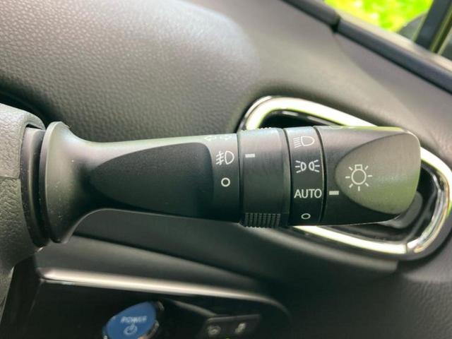 プリウス Ｓセーフティプラス　新品タイヤ／モデリスタエアロ／保証書／社外　９インチ　ＳＤナビ／トヨタセーフティセンス／車線逸脱防止支援システム／パーキングアシスト　バックガイド／パーキングアシスト　自動操舵　衝突被害軽減システム（17枚目）