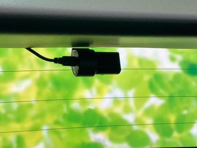 プリウス Ｓセーフティプラス　新品タイヤ／モデリスタエアロ／保証書／社外　９インチ　ＳＤナビ／トヨタセーフティセンス／車線逸脱防止支援システム／パーキングアシスト　バックガイド／パーキングアシスト　自動操舵　衝突被害軽減システム（41枚目）