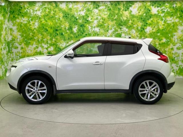 ジューク ４ＷＤ１６ＧＴ　ＦＯＵＲタイプＶ　保証書／純正　ＳＤナビ／ヘッドランプ　ＨＩＤ／Ｂｌｕｅｔｏｏｔｈ接続／ＥＴＣ／ＥＢＤ付ＡＢＳ／横滑り防止装置／バックモニター／フルセグＴＶ／ＤＶＤ／禁煙車／エアバッグ　運転席／エアバッグ　助手席（2枚目）