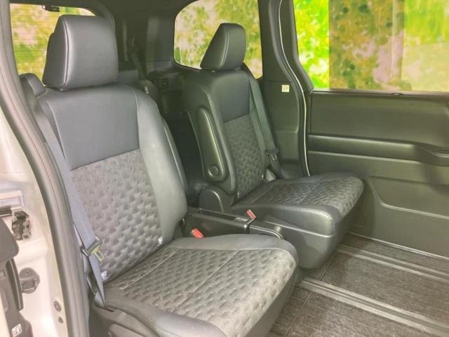 ヴォクシー ハイブリッドＳ－Ｚ　保証書／ディスプレイオーディオ＋ナビ１０．５インチ／トヨタセーフティセンス／両側電動スライドドア／シートヒーター　前席／車線逸脱防止支援システム／シート　ハーフレザー／ドライブレコーダー　社外　禁煙車（6枚目）