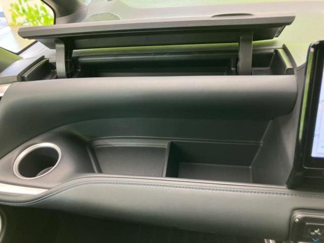 ヴォクシー ハイブリッドＳ－Ｚ　保証書／ディスプレイオーディオ＋ナビ１０．５インチ／トヨタセーフティセンス／両側電動スライドドア／シートヒーター　前席／車線逸脱防止支援システム／シート　ハーフレザー／ドライブレコーダー　社外　禁煙車（38枚目）