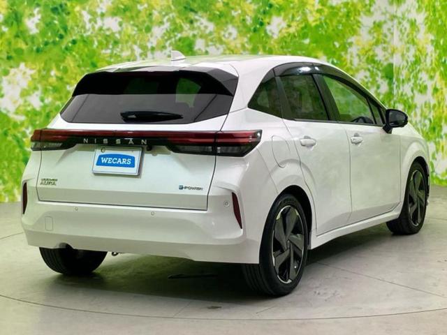 オーラ Ｇレザーエディション　新品タイヤ／ＢＯＳＥ／保証書／純正　９インチ　ＳＤナビ／インテリジェントルームミラー／エマージェンシーブレーキ／全方位モニター／車線逸脱防止支援システム／シート　合皮／プロパイロット　全周囲カメラ（3枚目）