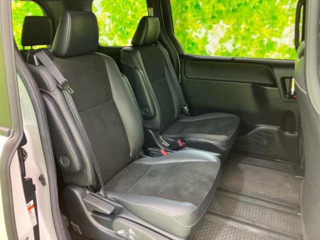 ノア ハイブリッドＳｉダブルバイビー２　新品タイヤ／保証書／純正　１０インチ　ＳＤナビ／フリップダウンモニター　純正　１１．５インチ／衝突安全装置／両側電動スライドドア／シートヒーター　前席／車線逸脱防止支援システム　衝突被害軽減システム（6枚目）