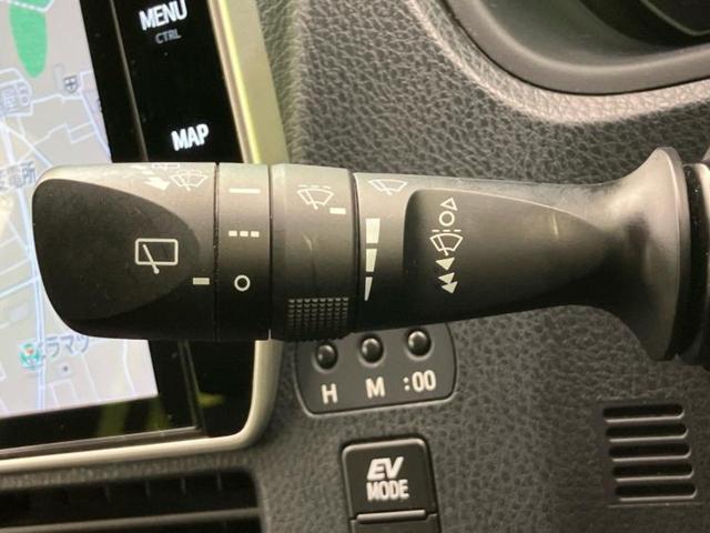 ノア ハイブリッドＳｉダブルバイビー２　新品タイヤ／保証書／純正　１０インチ　ＳＤナビ／フリップダウンモニター　純正　１１．５インチ／衝突安全装置／両側電動スライドドア／シートヒーター　前席／車線逸脱防止支援システム　衝突被害軽減システム（17枚目）