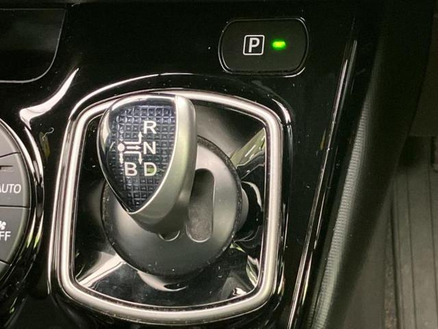 ノア ハイブリッドＳｉダブルバイビー２　新品タイヤ／保証書／純正　１０インチ　ＳＤナビ／フリップダウンモニター　純正　１１．５インチ／衝突安全装置／両側電動スライドドア／シートヒーター　前席／車線逸脱防止支援システム　衝突被害軽減システム（36枚目）