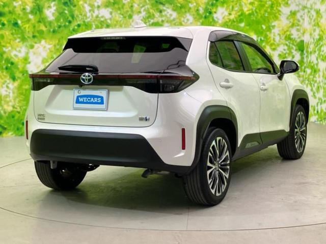 ヤリスクロス ハイブリッドＺ　新品タイヤ／保証書／ディスプレイオーディオ＋ナビ８インチ／トヨタセーフティセンス／シートヒーター　前席／全方位モニター／車線逸脱防止支援システム／シート　ハーフレザー／ドライブレコーダー　前後　ＥＴＣ（3枚目）