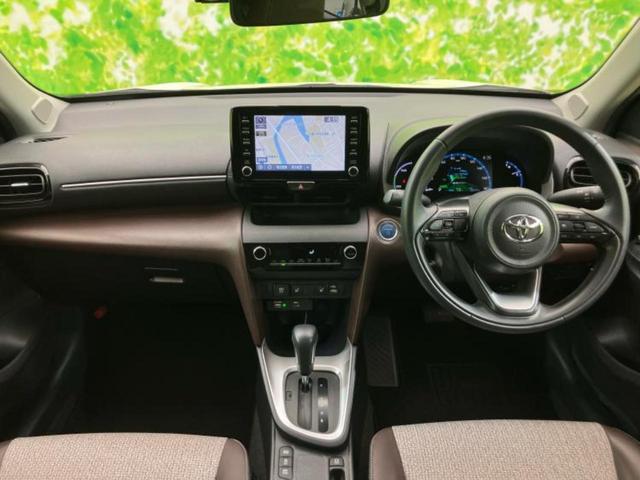 ヤリスクロス ハイブリッドＺ　新品タイヤ／保証書／ディスプレイオーディオ＋ナビ８インチ／トヨタセーフティセンス／シートヒーター　前席／全方位モニター／車線逸脱防止支援システム／シート　ハーフレザー／ドライブレコーダー　前後　ＥＴＣ（4枚目）