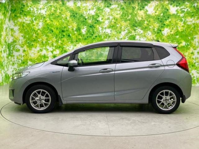 フィットハイブリッド ハイブリッド・Ｌパッケージ　新品タイヤ／保証書／純正　ＳＤナビ／シート　ハーフレザー／ヘッドランプ　ＬＥＤ／Ｂｌｕｅｔｏｏｔｈ接続／ＥＢＤ付ＡＢＳ／横滑り防止装置／アイドリングストップ／バックモニター／フルセグＴＶ／ＤＶＤ（2枚目）