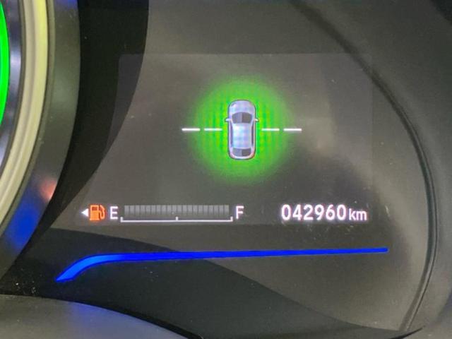 フィットハイブリッド ハイブリッド・Ｌパッケージ　新品タイヤ／保証書／純正　ＳＤナビ／シート　ハーフレザー／ヘッドランプ　ＬＥＤ／Ｂｌｕｅｔｏｏｔｈ接続／ＥＢＤ付ＡＢＳ／横滑り防止装置／アイドリングストップ／バックモニター／フルセグＴＶ／ＤＶＤ（14枚目）