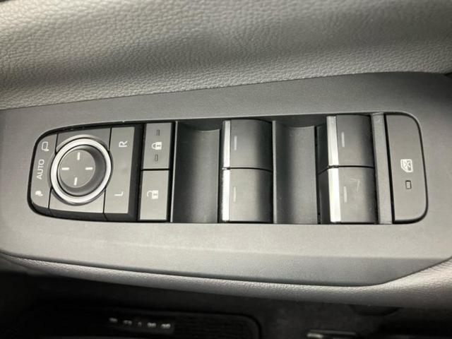 プリウス Ｚ　サンルーフ／保証書／ディスプレイオーディオ＋ナビ１２．３インチ／トヨタセーフティセンス／シートヒーター　前席／全方位モニター／車線逸脱防止支援システム／シート　合皮　衝突被害軽減システム　全周囲カメラ（31枚目）