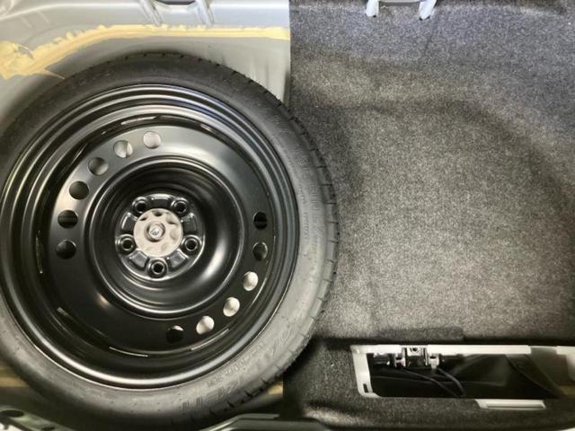 ノア ハイブリッドＳ－Ｚ　保証書／ディスプレイオーディオ＋ナビ１０インチ／フリップダウンモニター　純正　１４インチ／衝突安全装置／両側電動スライドドア／シートヒーター　前席／パノラミックビューモニター　衝突被害軽減システム（29枚目）