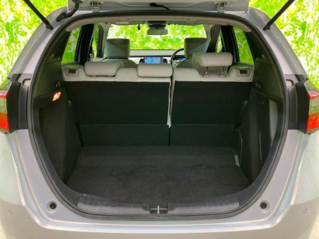 フィット ｅＨＥＶホーム　新品タイヤ／保証書／純正　９インチ　ＳＤナビ／ホンダセンシング／車線逸脱防止支援システム／シート　ハーフレザー／オートステップ／ドライブレコーダー　純正／ヘッドランプ　ＬＥＤ／ＵＳＢジャック　禁煙車（18枚目）