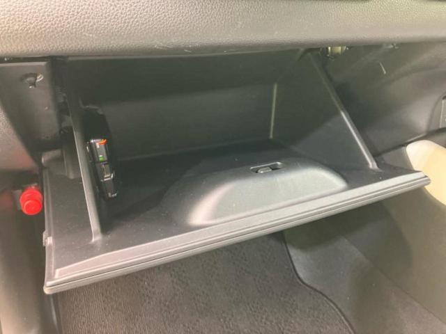 フィット ｅＨＥＶホーム　新品タイヤ／保証書／純正　９インチ　ＳＤナビ／ホンダセンシング／車線逸脱防止支援システム／シート　ハーフレザー／オートステップ／ドライブレコーダー　純正／ヘッドランプ　ＬＥＤ／ＵＳＢジャック　禁煙車（25枚目）