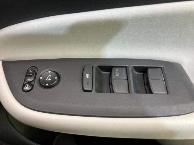 フィット ｅＨＥＶホーム　新品タイヤ／保証書／純正　９インチ　ＳＤナビ／ホンダセンシング／車線逸脱防止支援システム／シート　ハーフレザー／オートステップ／ドライブレコーダー　純正／ヘッドランプ　ＬＥＤ／ＵＳＢジャック　禁煙車（32枚目）