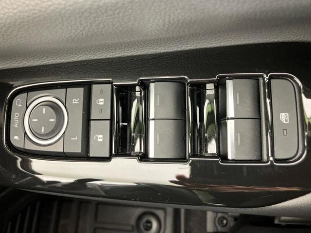 プリウス Ｚ　ガラスルーフ／保証書／ディスプレイオーディオ＋ナビ１２．３インチ／デジタルインナーミラー／トヨタセーフティセンス／エアーシート　前席／パノラミックビューモニター／車線逸脱防止支援システム　全周囲カメラ（31枚目）