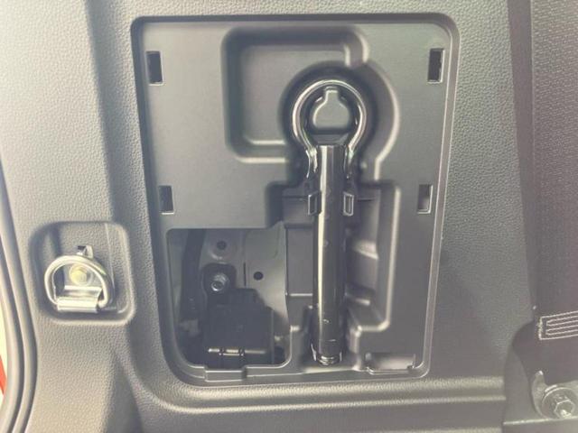 シエンタ ハイブリッドＺ　新品タイヤ／保証書／ディスプレイオーディオ＋ナビ１０インチ／トヨタセーフティセンス／両側電動スライドドア／シートヒーター　前席／パノラミックビューモニター／車線逸脱防止支援システム　全周囲カメラ（29枚目）