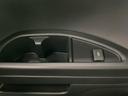WECARSの展示場では実際に見て、触ってお車をお選びいただけます!知識の豊富な営業スタッフが様々なカーライフをご提案いたします!
