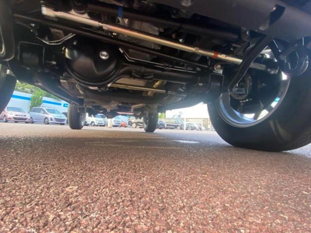 ジムニー ４ＷＤ　ＸＣ　保証書／セーフティサポート（スズキ）／シートヒーター　前席／車線逸脱防止支援システム／ヘッドランプ　ＬＥＤ／ＡＢＳ／横滑り防止装置／アイドリングストップ／クルーズコントロール／エアバッグ　運転席（45枚目）