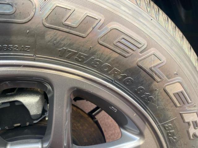 ジムニー ４ＷＤ　ＸＣ　保証書／セーフティサポート（スズキ）／シートヒーター　前席／車線逸脱防止支援システム／ヘッドランプ　ＬＥＤ／ＡＢＳ／横滑り防止装置／アイドリングストップ／クルーズコントロール／エアバッグ　運転席（49枚目）