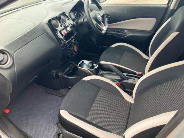 ノート eパワーB インテリジェントルームミラー/衝突安全装置/アラウンドビューモニター/車線逸脱防止支援システム/ETC/EBD付ABS/横滑り防止装置/アイドリングストップ/エアバッグ 運転席/エアバッグ 助手席(6枚目)