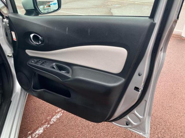 ノート eパワーB インテリジェントルームミラー/衝突安全装置/アラウンドビューモニター/車線逸脱防止支援システム/ETC/EBD付ABS/横滑り防止装置/アイドリングストップ/エアバッグ 運転席/エアバッグ 助手席(20枚目)