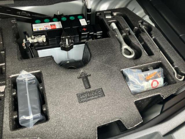 ノート eパワーB インテリジェントルームミラー/衝突安全装置/アラウンドビューモニター/車線逸脱防止支援システム/ETC/EBD付ABS/横滑り防止装置/アイドリングストップ/エアバッグ 運転席/エアバッグ 助手席(25枚目)