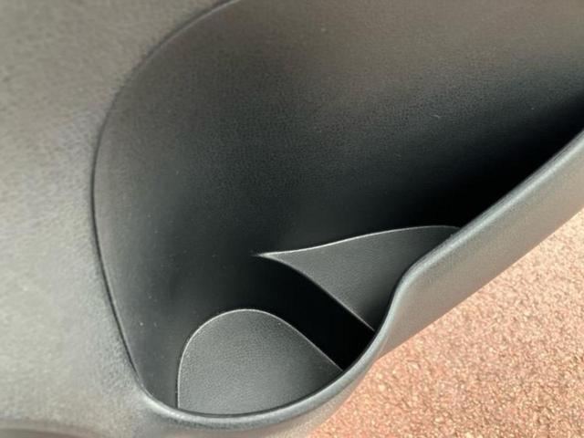 ノート eパワーB インテリジェントルームミラー/衝突安全装置/アラウンドビューモニター/車線逸脱防止支援システム/ETC/EBD付ABS/横滑り防止装置/アイドリングストップ/エアバッグ 運転席/エアバッグ 助手席(48枚目)