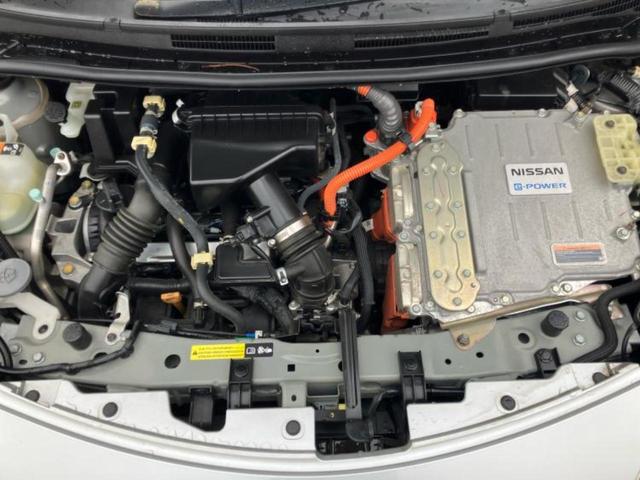 ノート eパワーB インテリジェントルームミラー/衝突安全装置/アラウンドビューモニター/車線逸脱防止支援システム/ETC/EBD付ABS/横滑り防止装置/アイドリングストップ/エアバッグ 運転席/エアバッグ 助手席(56枚目)