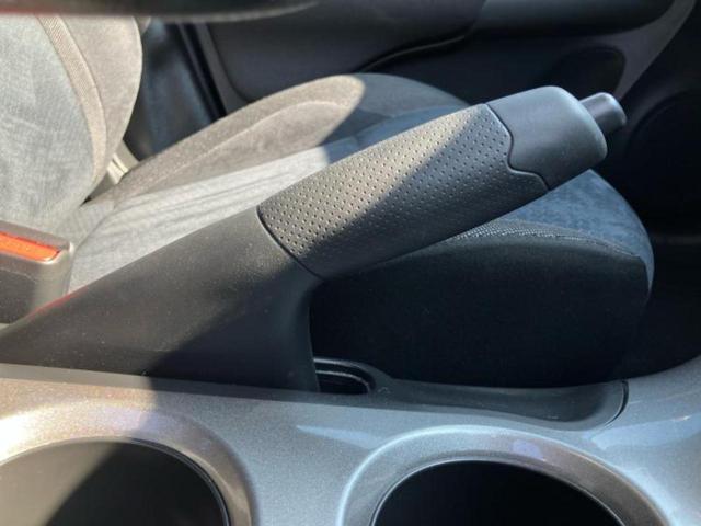 ジューク 15RX Vセレクション 新品タイヤ/保証書/純正 SDナビ/衝突安全装置/アラウンドビューモニター/車線逸脱防止支援システム/ドライブレコーダー 純正/ヘッドランプ HID/Bluetooth接続/ETC/EBD付ABS(41枚目)