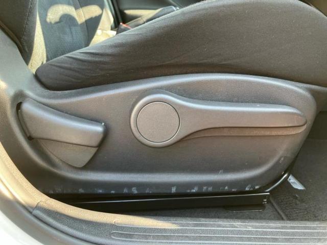 ジューク 15RX Vセレクション 新品タイヤ/保証書/純正 SDナビ/衝突安全装置/アラウンドビューモニター/車線逸脱防止支援システム/ドライブレコーダー 純正/ヘッドランプ HID/Bluetooth接続/ETC/EBD付ABS(42枚目)