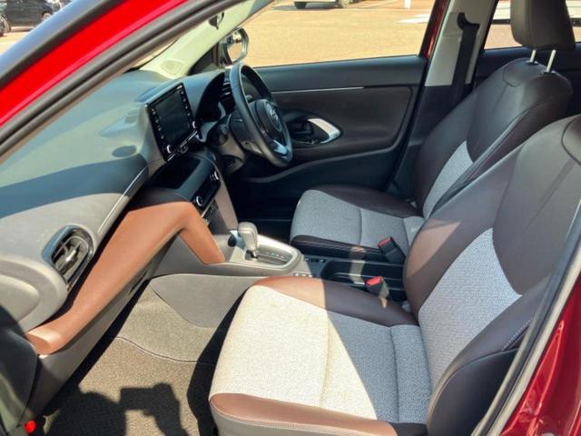 ヤリスクロス ハイブリッドZ 新品タイヤ/純正エアロ/保証書/ディスプレイオーディオ/衝突安全装置/シートヒーター/車線逸脱防止支援システム/シート ハーフレザー/ヘッドランプ LED/ETC/EBD付ABS/横滑り防止装置(6枚目)