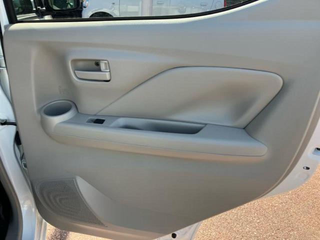 デイズ S 保証書/エマージェンシーブレーキ/車線逸脱防止支援システム/USBジャック/ABS/横滑り防止装置/アイドリングストップ/禁煙車/エアバッグ 運転席/エアバッグ 助手席/衝突安全ボディ レーンアシスト(21枚目)