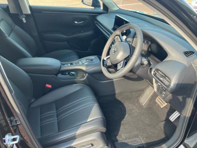 ZR-V eHEV Z 保証書/ディスプレイオーディオ+ナビ9インチ/ホンダセンシング/シートヒーター 前席/マルチビューカメラシステム/車線逸脱防止支援システム/シート フルレザー/電動バックドア/登録済未使用車 革シート(4枚目)