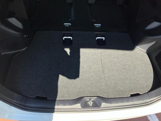 エスクァイア ハイブリッドＧｉプレミアムパッケージ　新品タイヤ／保証書／純正　１０インチ　ＳＤナビ／フリップダウンモニター／トヨタセーフティセンス／両側電動スライドドア／シートヒーター　前席／車線逸脱防止支援システム／シート　ハーフレザー　バックカメラ（26枚目）