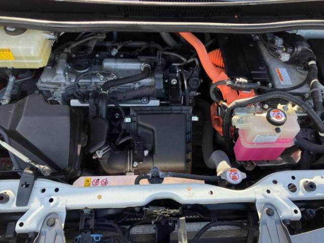 エスクァイア ハイブリッドＧｉプレミアムパッケージ　新品タイヤ／保証書／純正　１０インチ　ＳＤナビ／フリップダウンモニター／トヨタセーフティセンス／両側電動スライドドア／シートヒーター　前席／車線逸脱防止支援システム／シート　ハーフレザー　バックカメラ（62枚目）