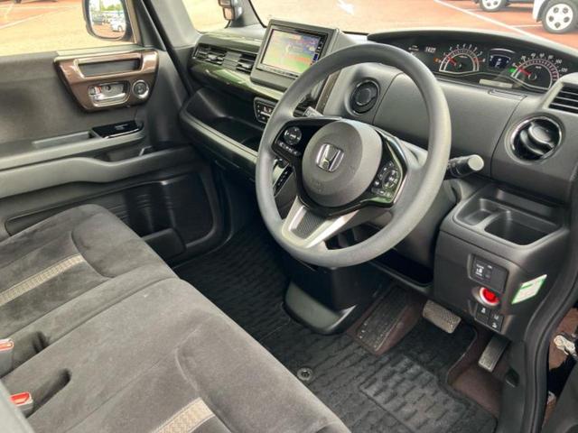 N-BOXカスタム G・Lホンダセンシング 新品タイヤ/保証書/純正 SDナビ/ホンダセンシング/電動スライドドア/ヘッドランプ LED/Bluetooth接続/ETC/EBD付ABS/横滑り防止装置/アイドリングストップ/フルセグTV(4枚目)