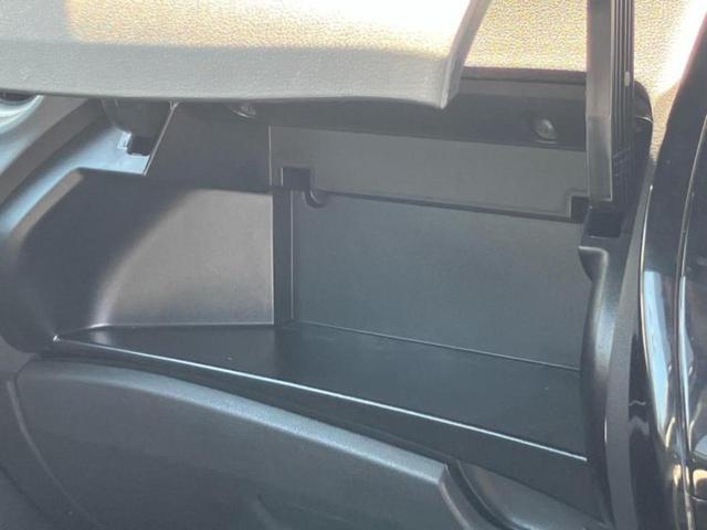 ノート ｅパワーＢ　新品タイヤ／インテリジェントルームミラー／エマージェンシーブレーキ／車線逸脱防止支援システム／ＥＴＣ／ＥＢＤ付ＡＢＳ／横滑り防止装置／アイドリングストップ／エアバッグ　運転席／エアバッグ　助手席（31枚目）