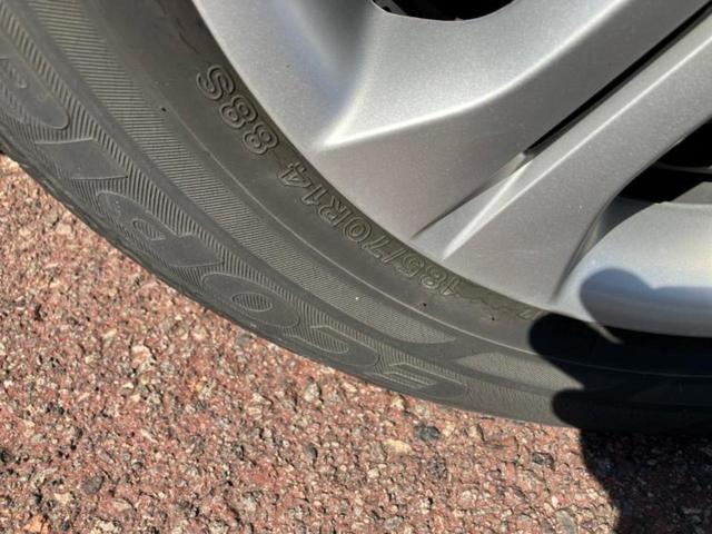 ノート ｅパワーＢ　新品タイヤ／インテリジェントルームミラー／エマージェンシーブレーキ／車線逸脱防止支援システム／ＥＴＣ／ＥＢＤ付ＡＢＳ／横滑り防止装置／アイドリングストップ／エアバッグ　運転席／エアバッグ　助手席（50枚目）