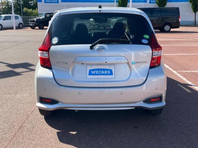 ノート ｅパワーＢ　新品タイヤ／インテリジェントルームミラー／エマージェンシーブレーキ／車線逸脱防止支援システム／ＥＴＣ／ＥＢＤ付ＡＢＳ／横滑り防止装置／アイドリングストップ／エアバッグ　運転席／エアバッグ　助手席（44枚目）