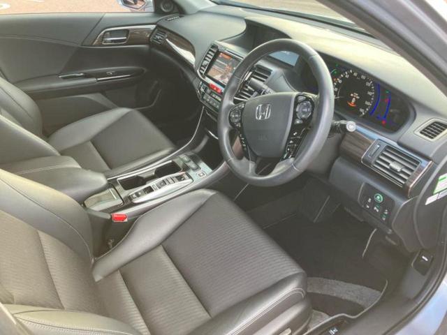 アコードハイブリッド EX 新品タイヤ/保証書/純正 SDナビ/ホンダセンシング/シートヒーター/車線逸脱防止支援システム/ヘッドランプ LED/ETC/EBD付ABS/横滑り防止装置/アイドリングストップ/バックモニター(4枚目)